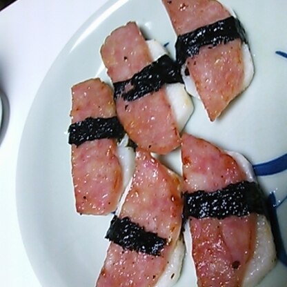 お寿司みたいで可愛いですね♪ベーコンなかったので ポークハム使って作りました(^-^;美味しかったです。